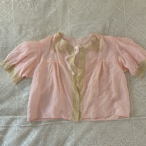 Beautiful Pink Vintage Bed Jacket - Picture 2 of 6